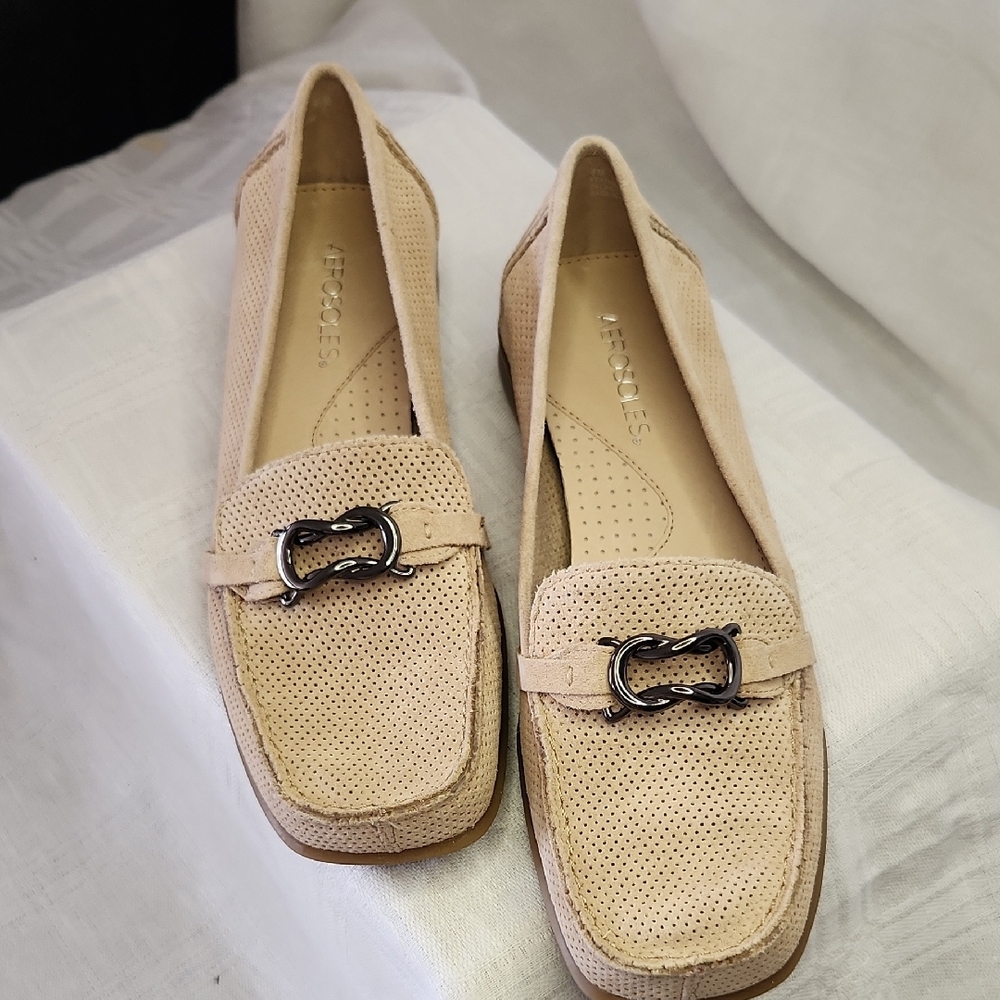 AEROSOLES Beige Suede Perforated Loafers
